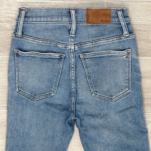 Madewell 10" High-Rise Skinny Jeans Cordova Wash Button-Front Edition Fray Hem - Picture 9 of 12
